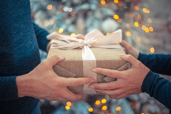 ideas originales de regalos de nochevieja para alegrar el fin de año