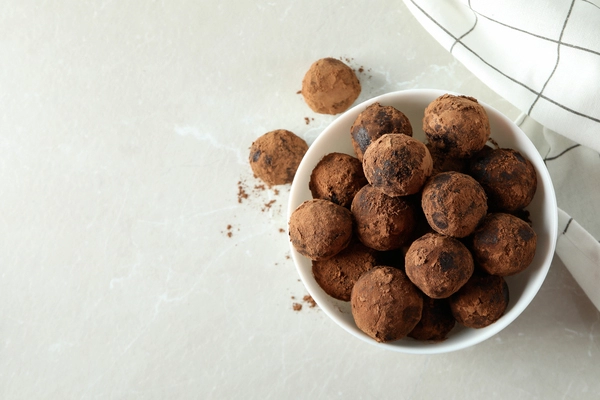 video: trufas de chocolate fáciles de 4 maneras diferentes