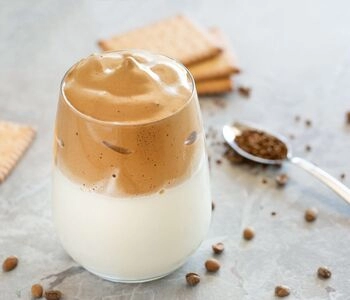 café helado viral: café dalgona cremoso