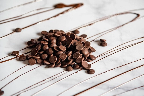 un delicioso pastel de chocolate