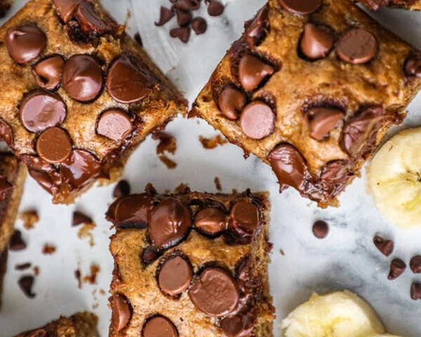 brownies de plátano y mantequilla de cacahuete