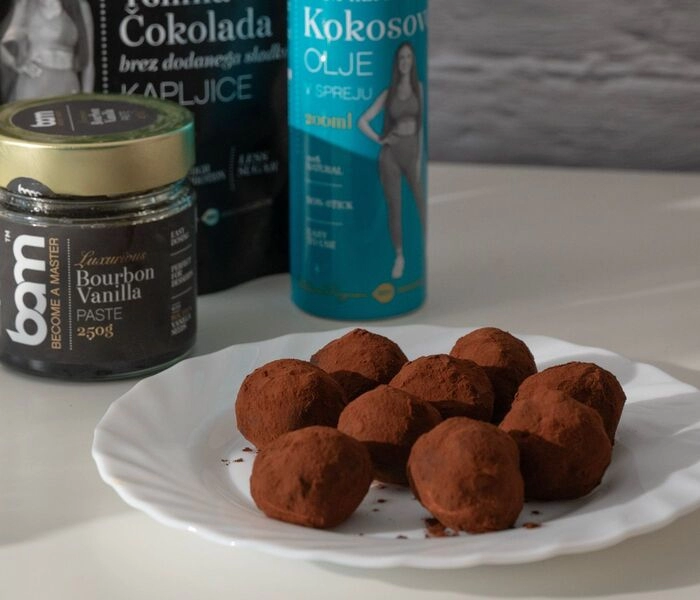 trufas de aguacate con chocolate negro