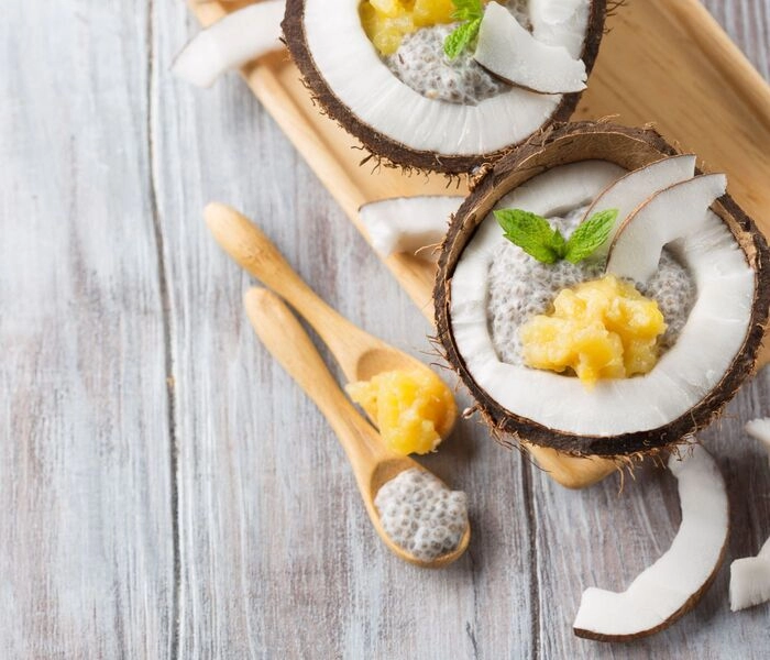 pudin de coco y chía con mango
