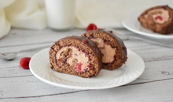 pastel de chocolate con frambuesas