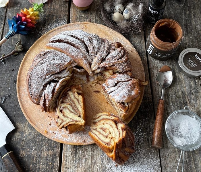 babka de pascua con chocolate y avellanas para untar