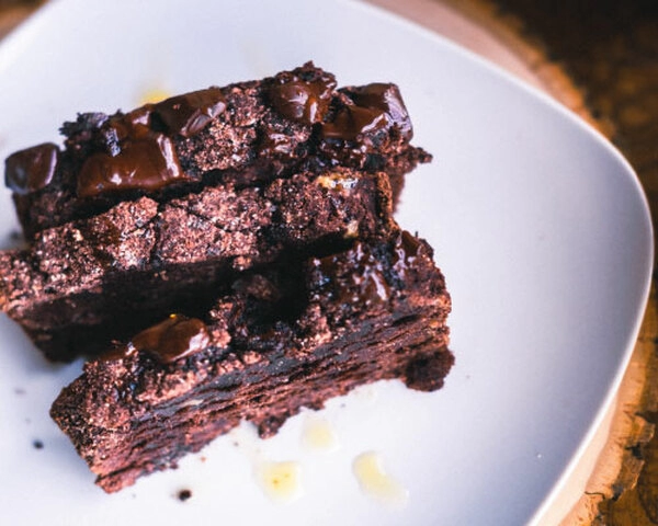 pan de plátano con chocolate y mantequilla de cacahuete