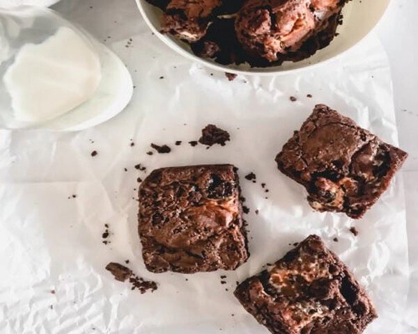brownies con relleno de tarta de queso