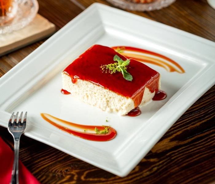 tarta de queso con mermelada de fresa sin hornear