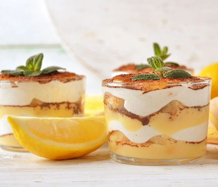 tiramisú de limón - postre en vaso